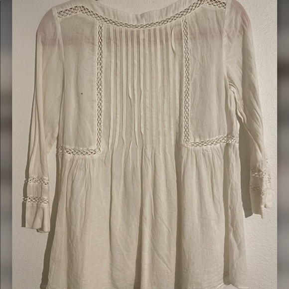 Cute white blouse great for fall - Picture 3 of 3